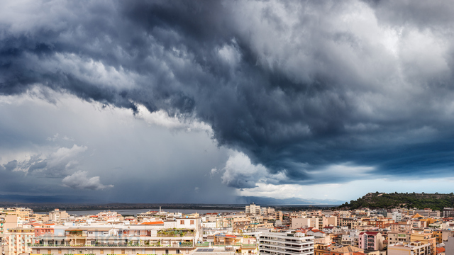 Meteo: weekend fra sole e temporali, risalgono temperature - Ambiente & Energia Meteo: weekend fra sole e temporali, risalgono temperature - Ambiente & Energia