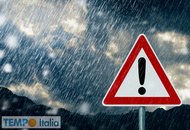 Il meteo al Nord Italia, situazione ore 22:00. Piogge a carattere alluvionale Il meteo al Nord Italia, situazione ore 22:00. Piogge a carattere alluvionale
